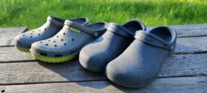 Crocsit, yleiskäyttöiset kengät